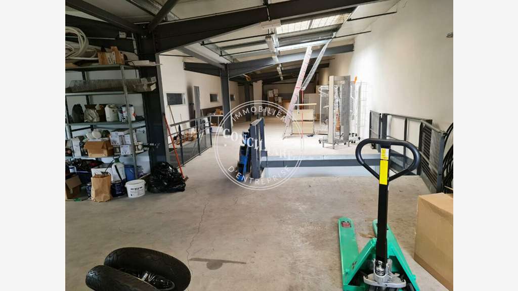 Bâtiment commercial 1410m² à vendre à Grenade