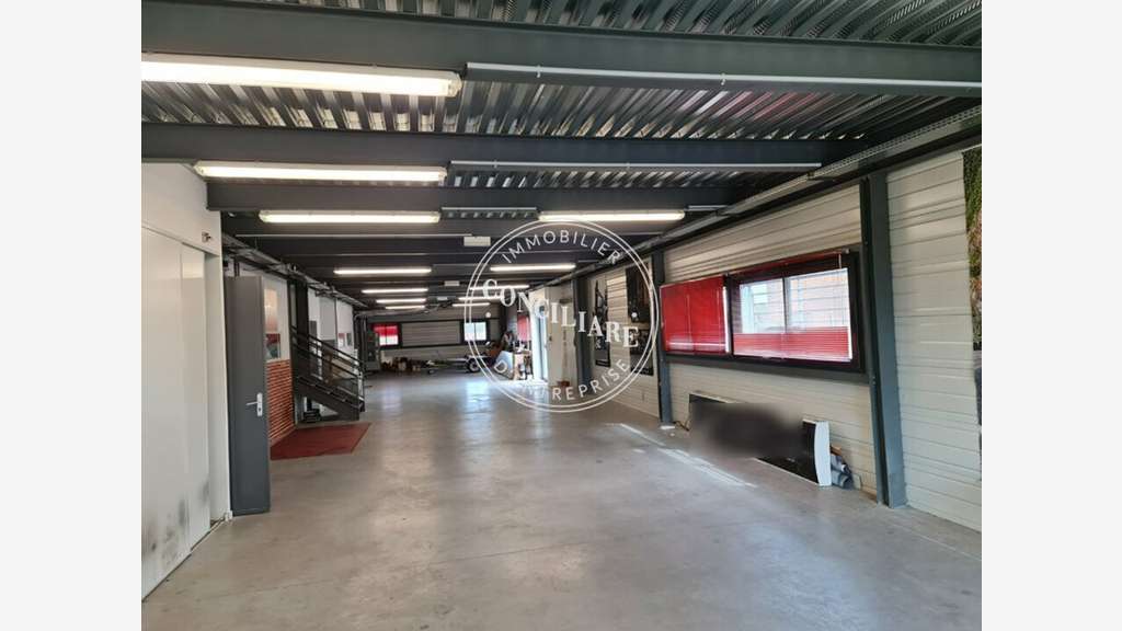 Bâtiment commercial 1410m² à vendre à Grenade
