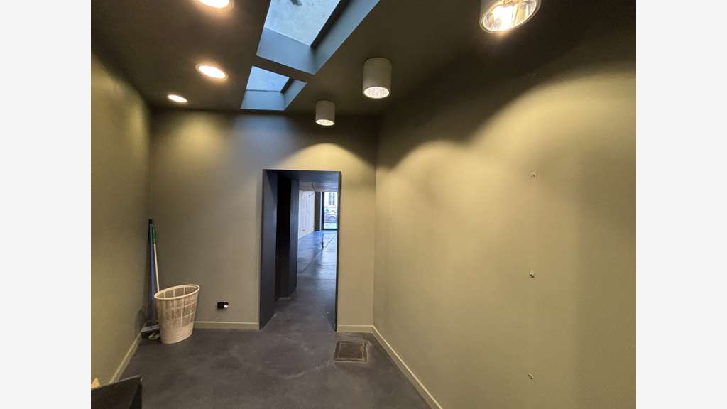 AV local commercial 70m² à Grenoble Cr Lafontaine