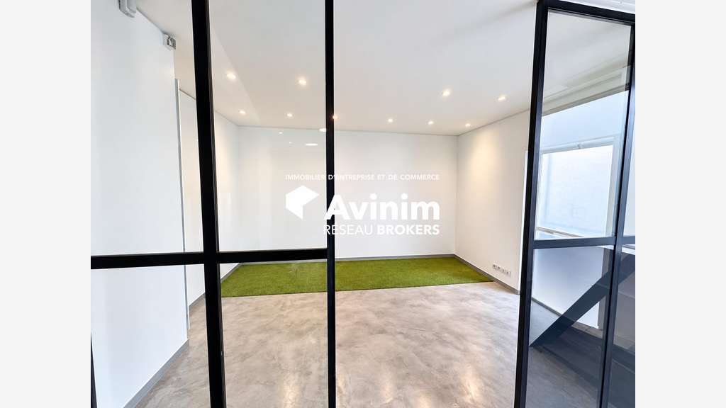 Local 97m² à vendre à Grenoble rue Général-Ferrié
