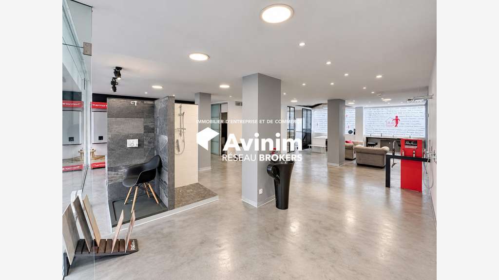 Local 97m² à vendre à Grenoble rue Général-Ferrié
