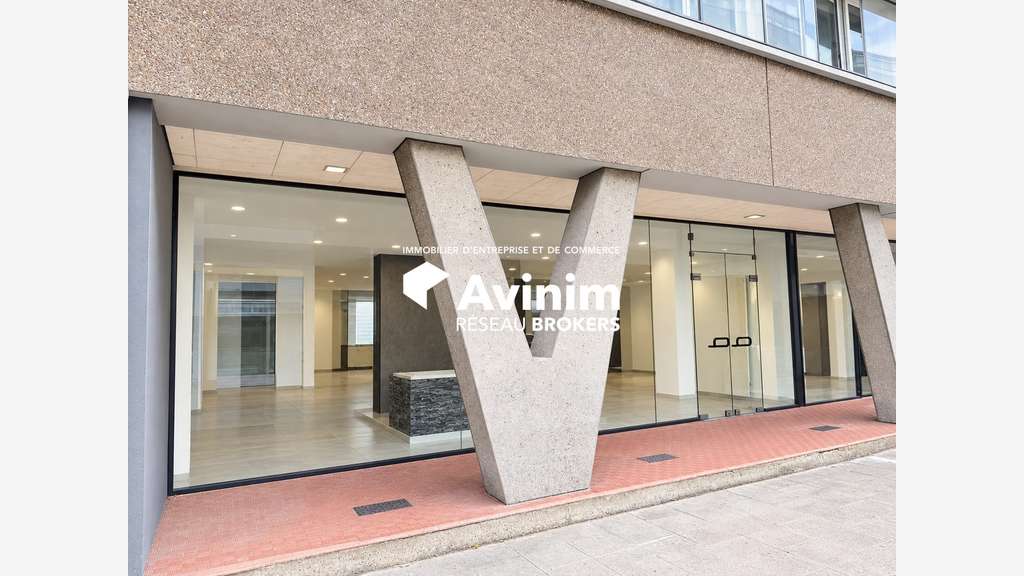 Local 97m² à vendre à Grenoble rue Général-Ferrié