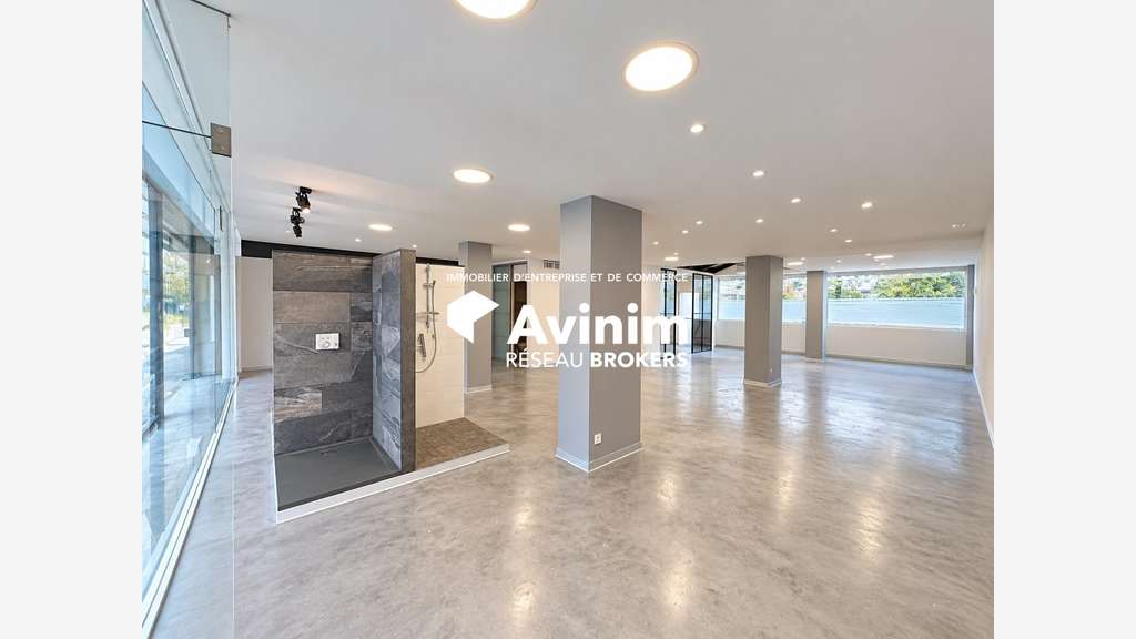 Local 97m² à vendre à Grenoble rue Général-Ferrié