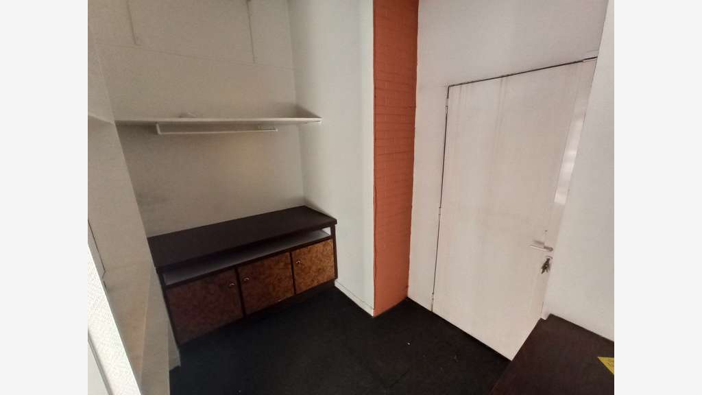 Investisseurs AV local commercial loué à Limoges