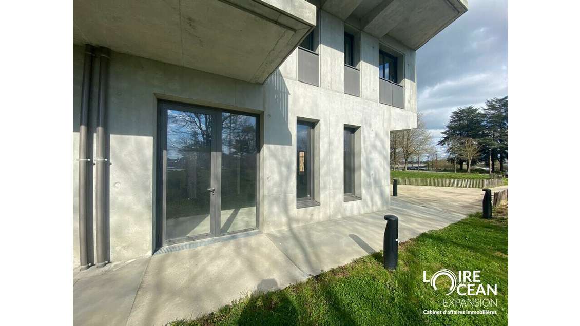Vente local 103m² quartier dynamique Île de Nantes