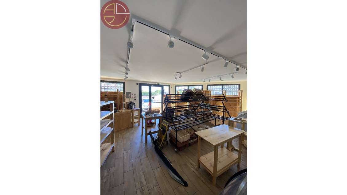 Vente local 110m² à la Salvetat-Saint-Gilles