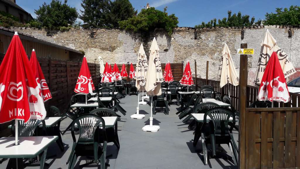 Vente local commercial 323m² à Laval