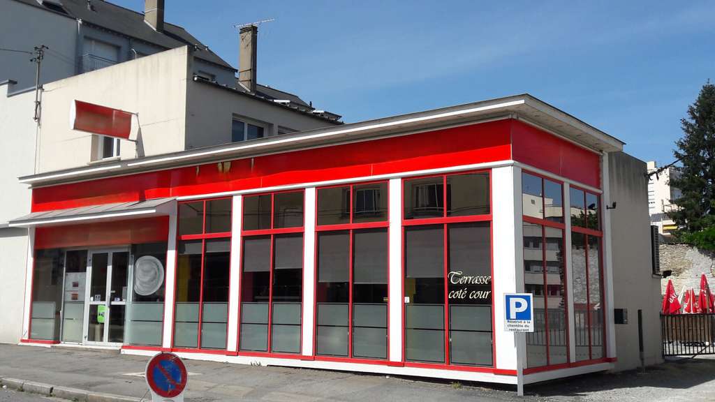 Vente local commercial 323m² à Laval