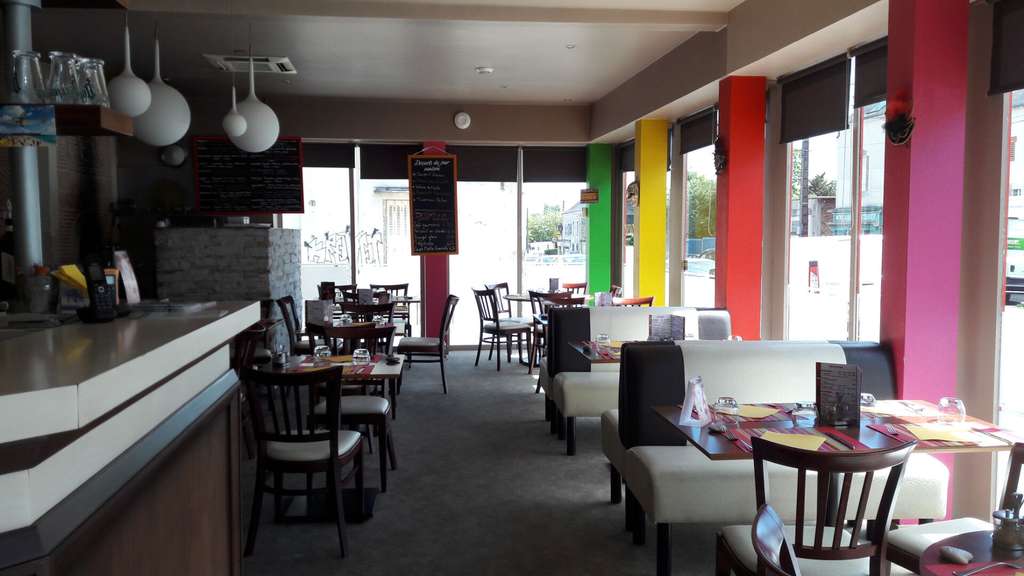 Vente local commercial 323m² à Laval