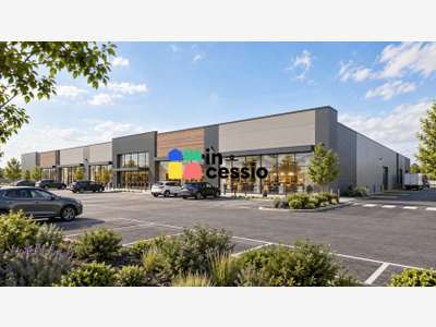 RARE Ensemble commercial 2300m² divisible à Sablé