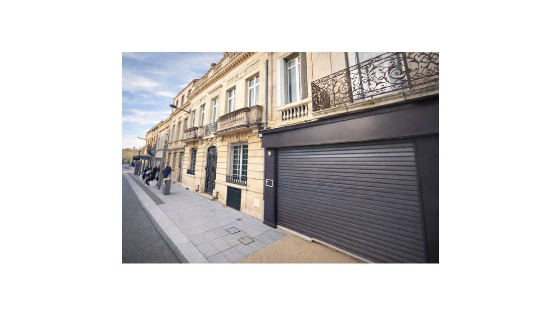 AV local libre 60m² Bordeaux proche Saint Seurin