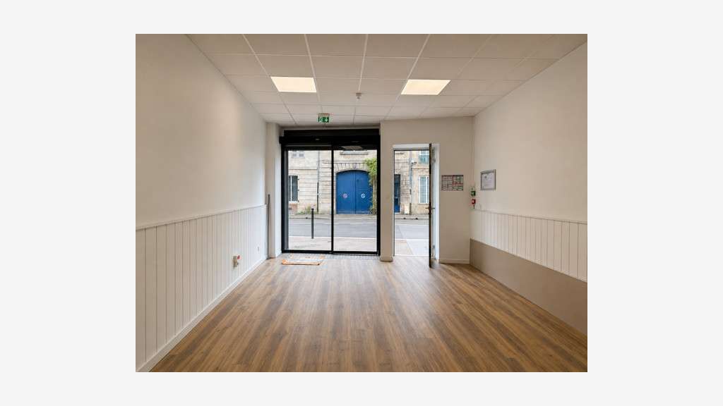 AV local libre 60m² Bordeaux proche Saint Seurin