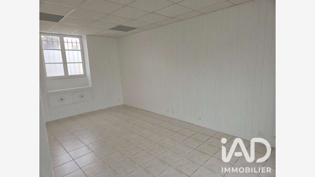 Vente local commercial 66m² + cour à Longjumeau
