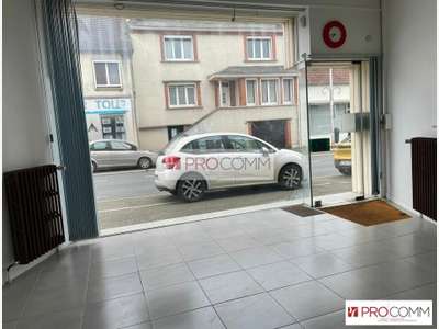 AV local avec vitrine sur rue 47m² à Lucé centre