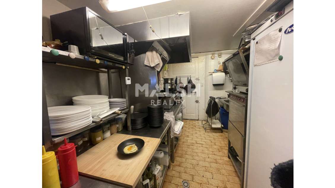 Vente local commercial 100m² angle à Lyon 69002 M7