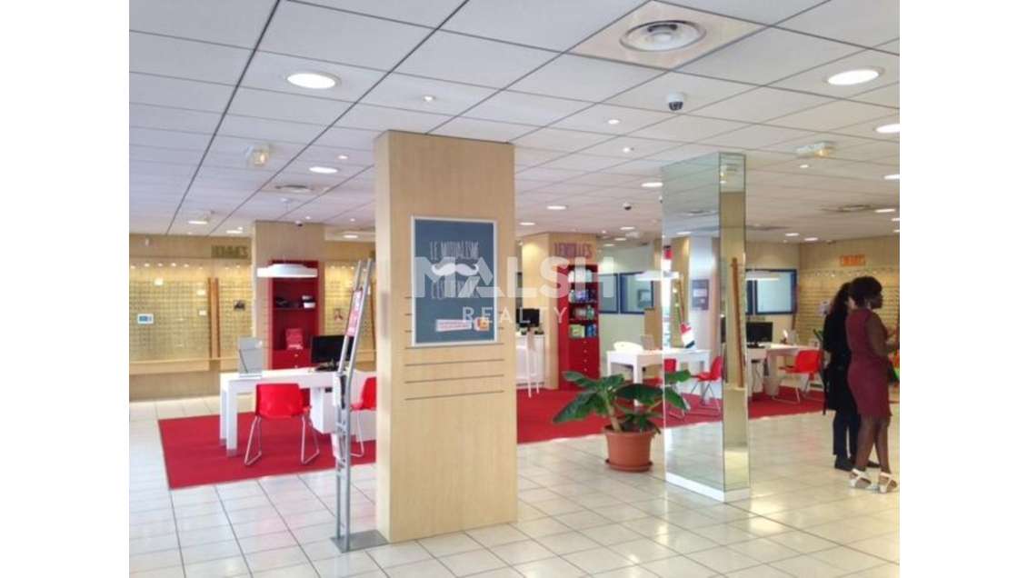 Vente local commercial 226m² à Lyon 69009 Vaise