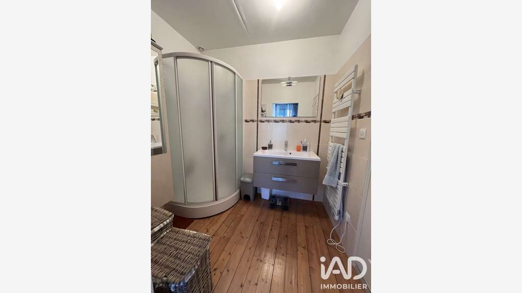 Vente local 132m² et appartement à Maintenon