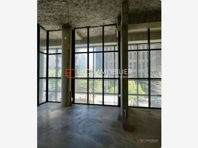 Local d'angle à vendre 203m² La Joliette 13003