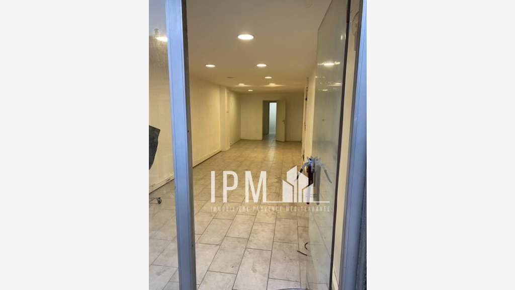 Vente local 50m² loué Marseille La Blancarde 13004