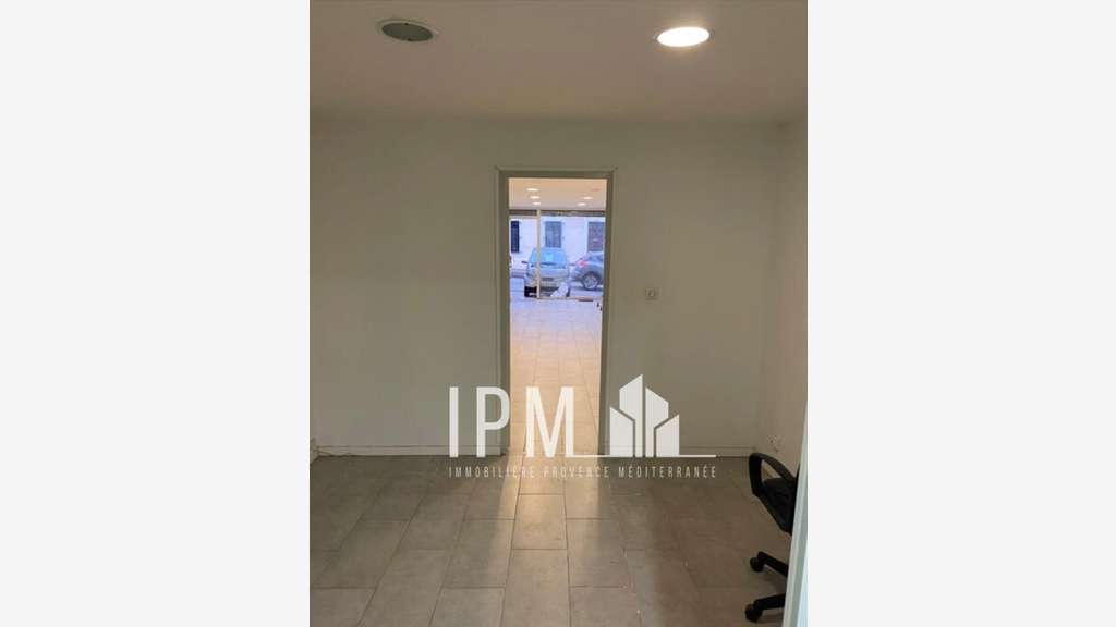 Vente local 50m² loué Marseille La Blancarde 13004