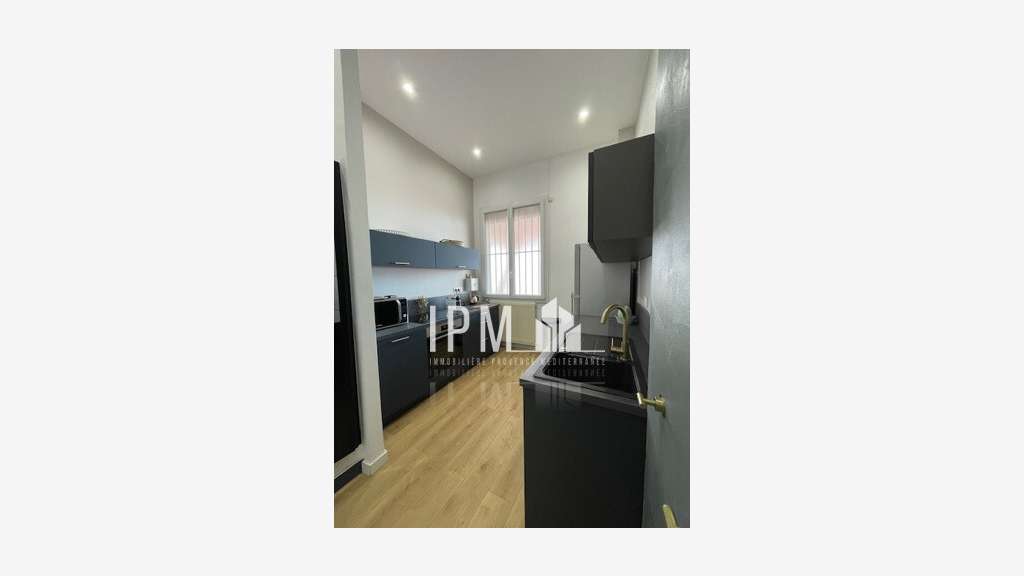 Local commercial 131m² à vendre 13008 Marseille