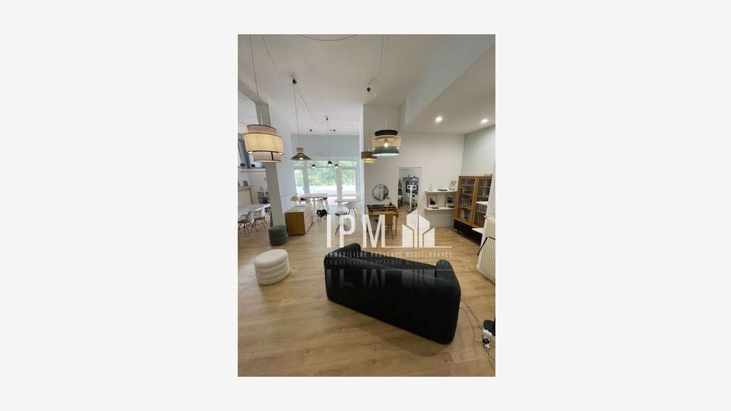 Local commercial 131m² à vendre 13008 Marseille
