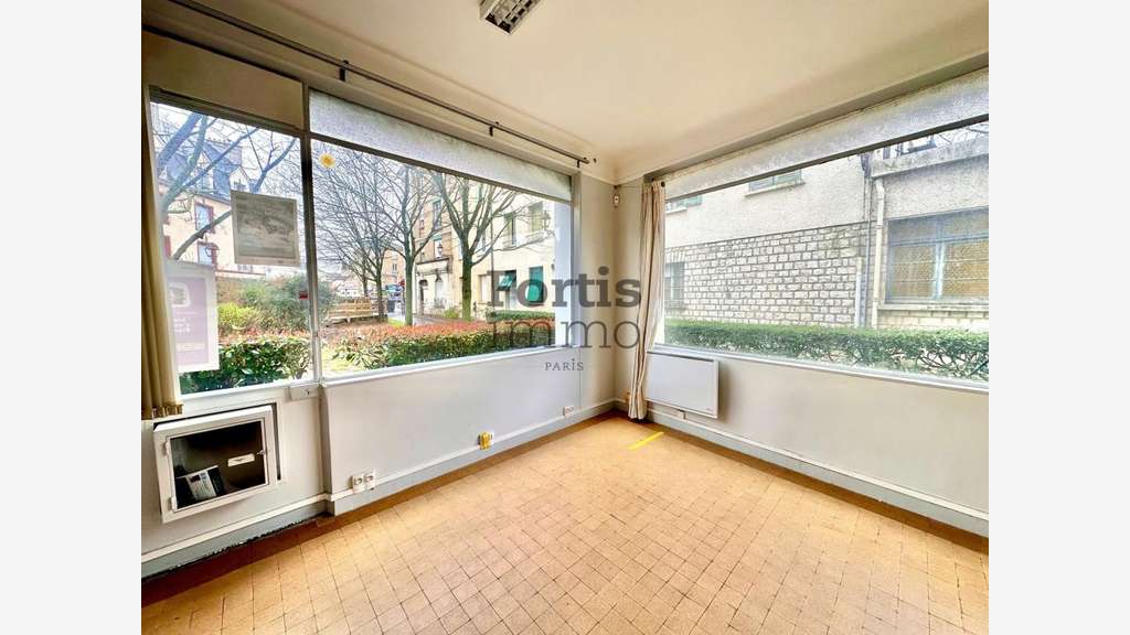 Vente local commercial 53m² libre à Melun