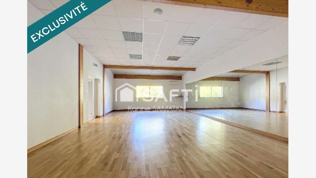 Local commercial rénové 216m² à Montastruc centre
