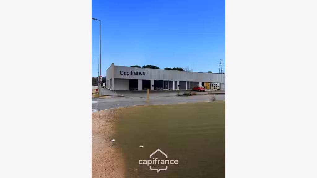 Local commercial 817m² à vendre à Montluçon