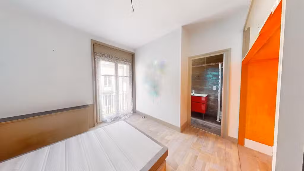 Local commercial 210m² + appartement 70m² T3