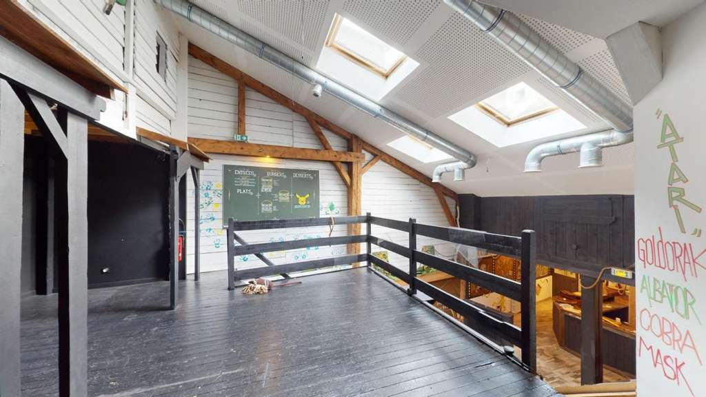 Local commercial 210m² + appartement 70m² T3