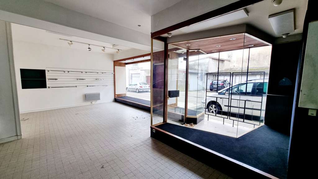 Vente local commercial 62m² à Nantua centre 