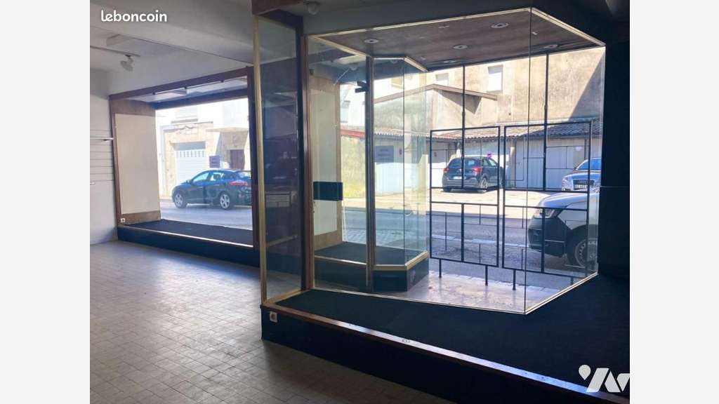 Vente local commercial 62m² au coeur de Nantua