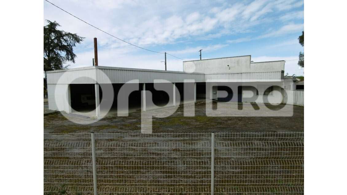 Vente local commercial 750m² à Nègrepelisse