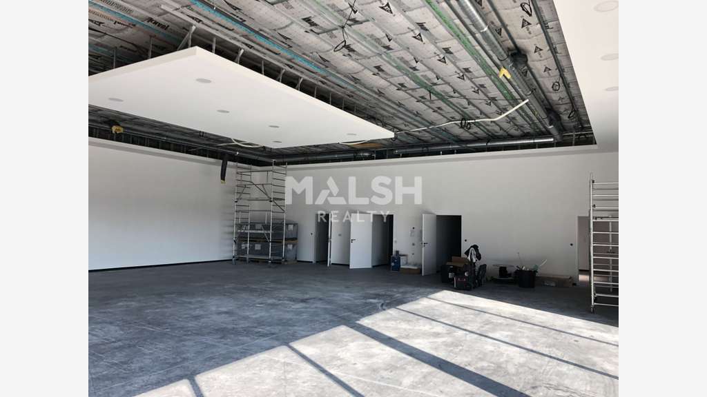 Vente local 824m² sur 2682m² Pouilly-sous-Charlieu