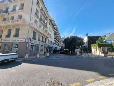 A vendre murs libres 340m² proche Nice Etoile