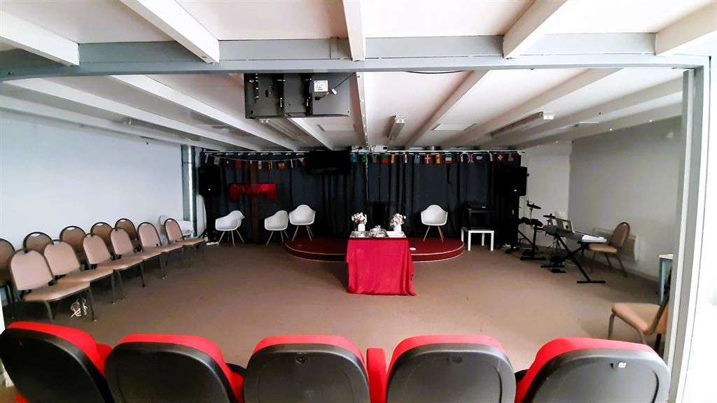 Local commercial 125m² à céder à Nîmes