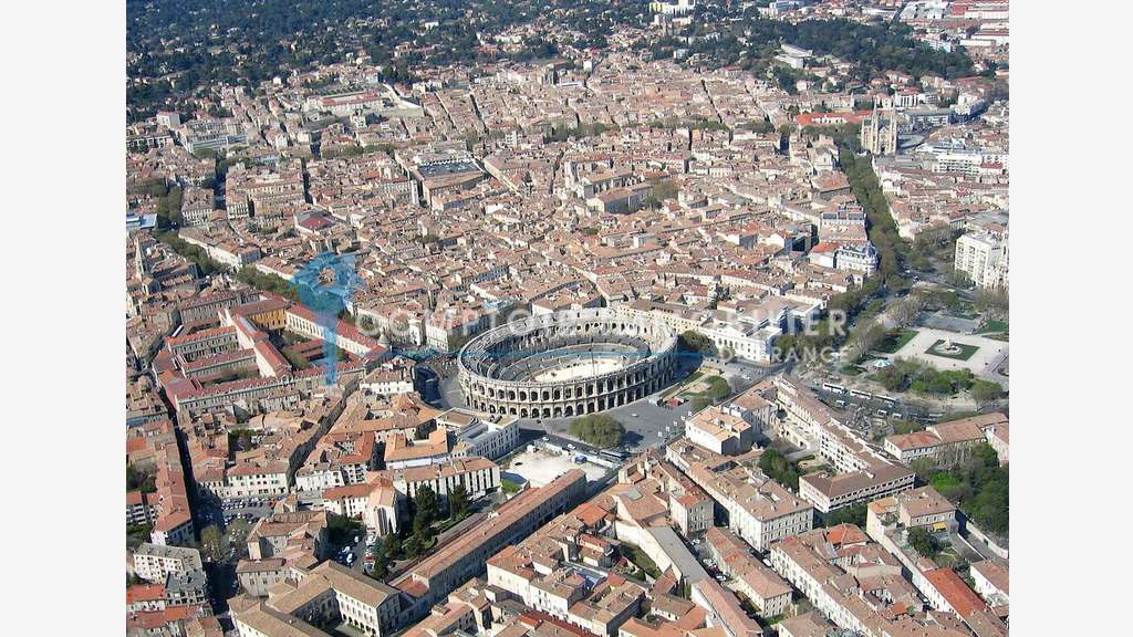 Vente local commercial 130m² à Nîmes Ecusson