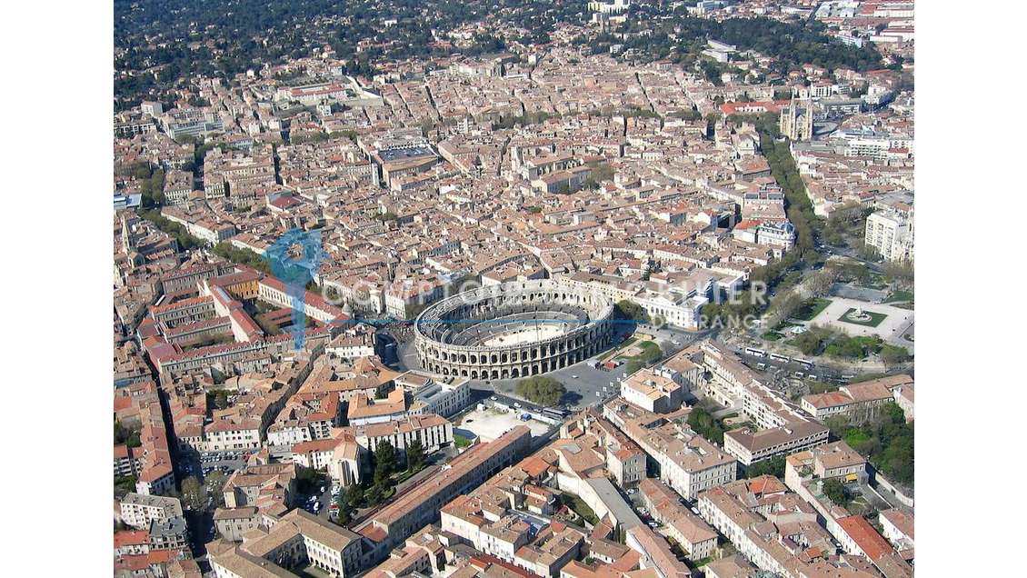 Vente local commercial 130m² à Nîmes Ecusson