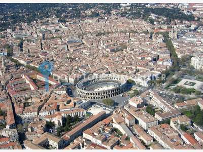 Vente local commercial 130m² à Nîmes Ecusson
