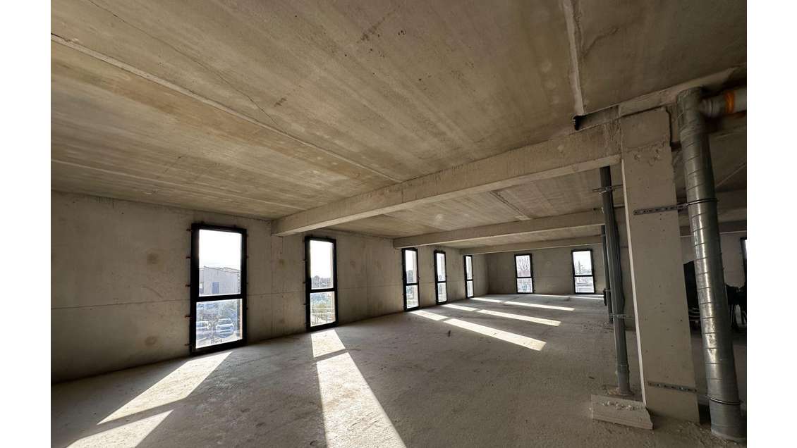 Vente local commercial neuf 416m² proche Toulon