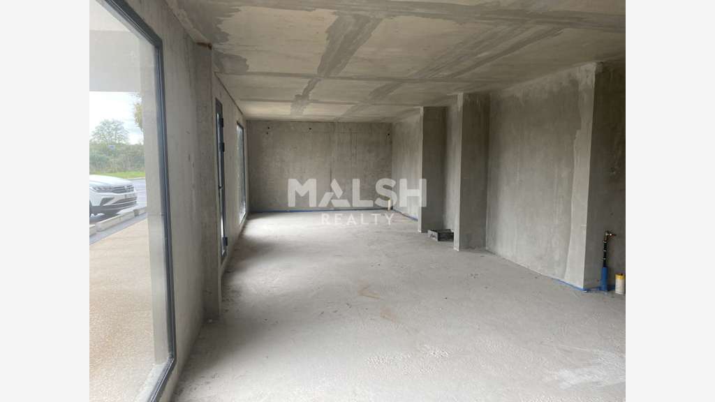 Vend local neuf de 222m² à Charvieu Chavagneux