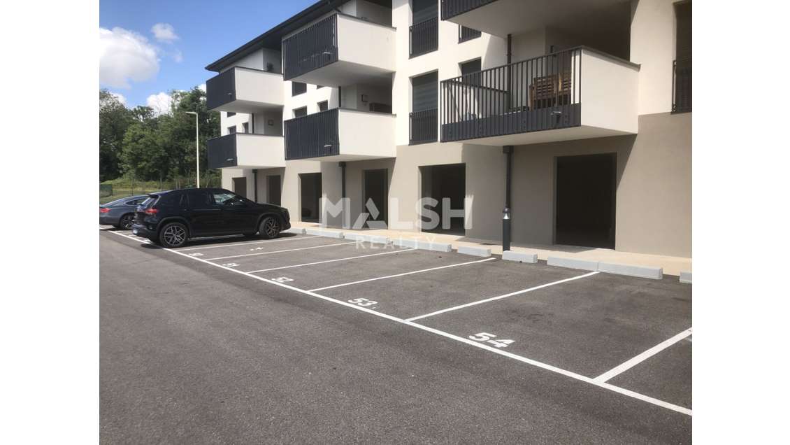 Vend local neuf de 222m² à Charvieu Chavagneux