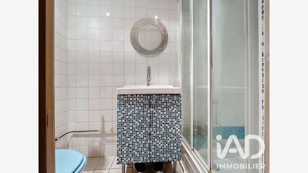 Vente local commercial 74m² à Paris 12e Nation