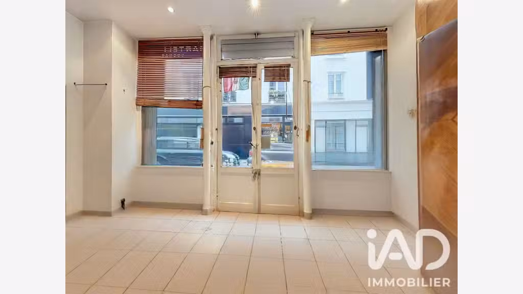 Vente local commercial 74m² à Paris 12e Nation