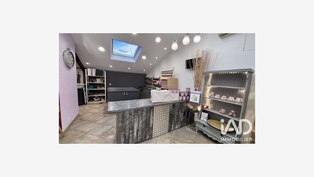 Vente local commercial lumineux 90m² à Pleyben