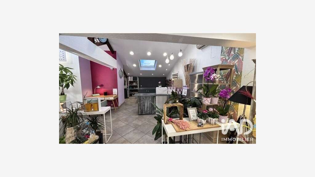 Vente local commercial lumineux 90m² à Pleyben