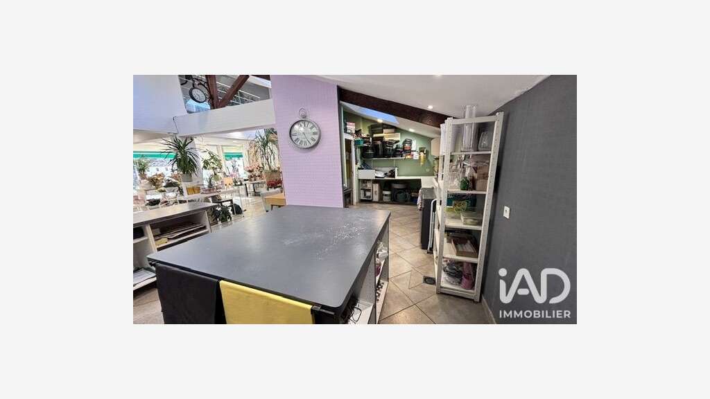 Vente local commercial lumineux 90m² à Pleyben