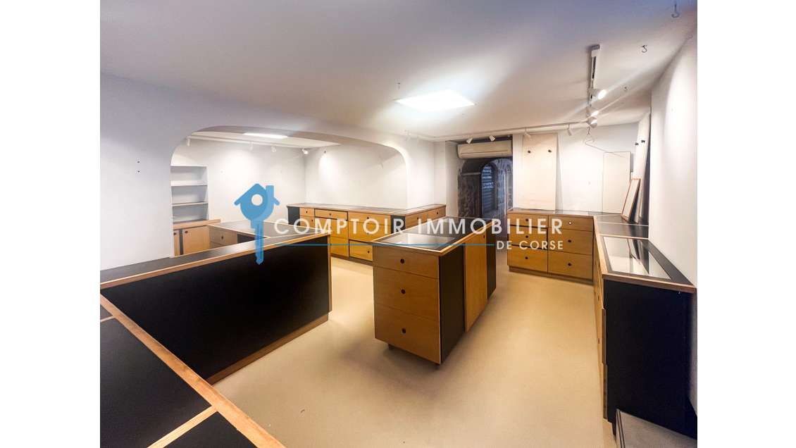 À vendre local commercial + fonds à Porto-Vecchio