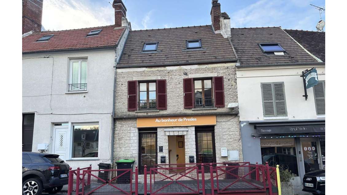 Vente local commercial 134m² + appart à Presles